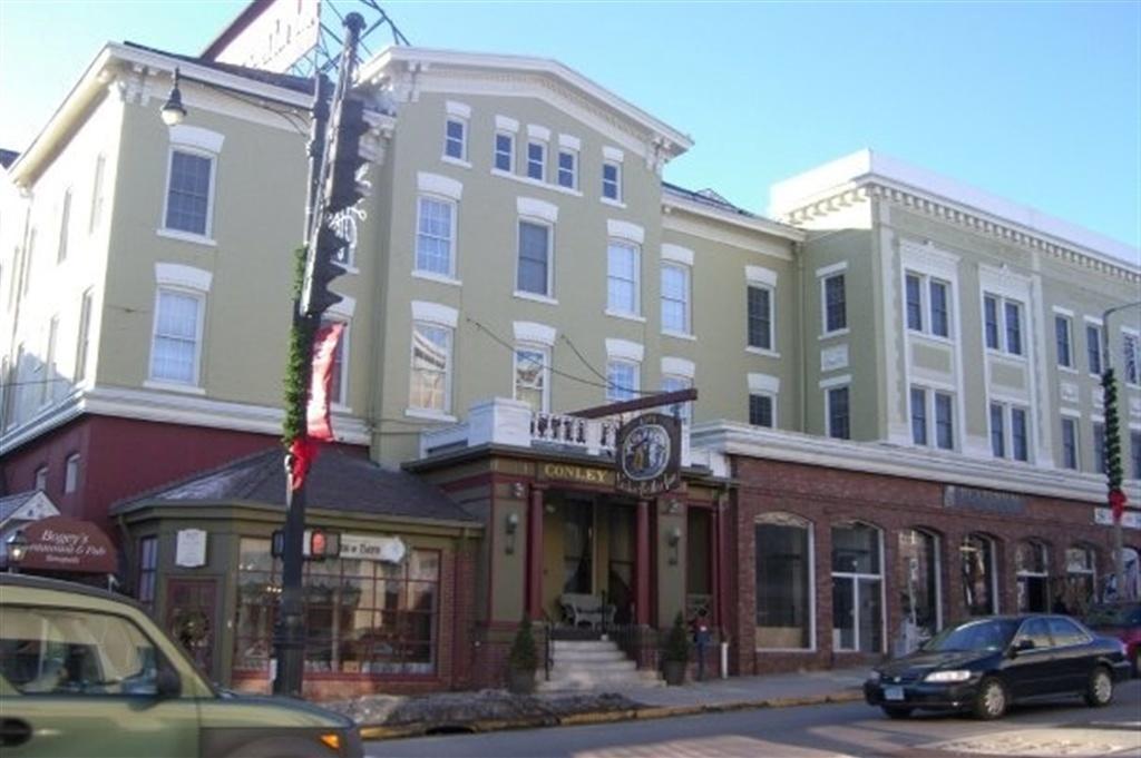 The Yankee Pedlar Inn Torrington Bagian luar foto