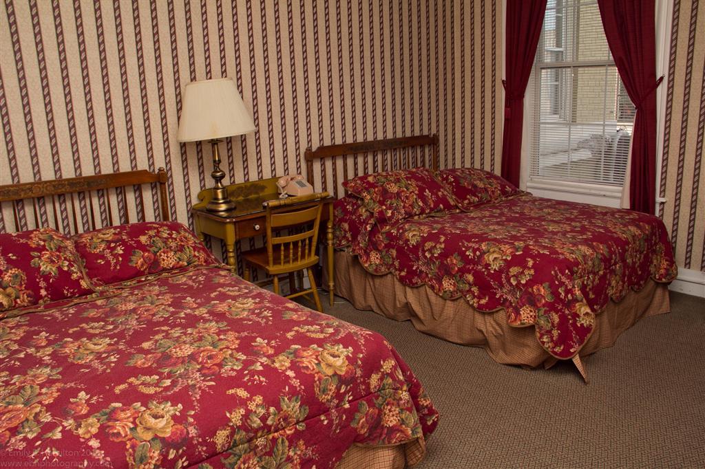 The Yankee Pedlar Inn Torrington Ruang foto