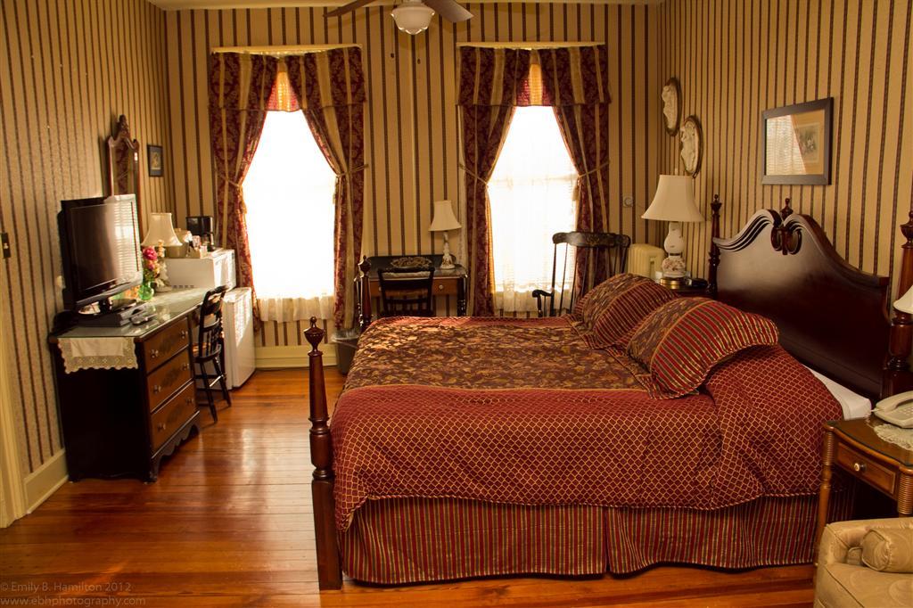 The Yankee Pedlar Inn Torrington Ruang foto