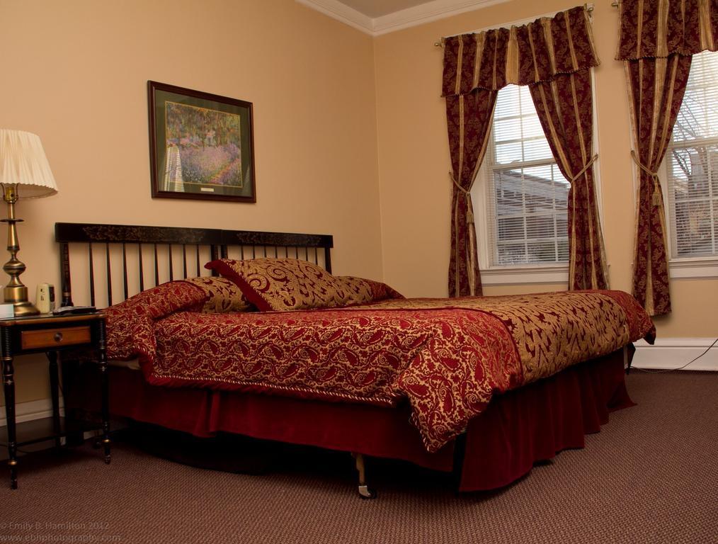 The Yankee Pedlar Inn Torrington Ruang foto