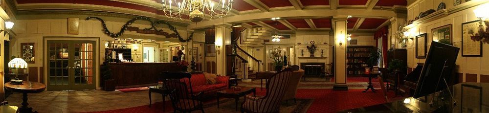 The Yankee Pedlar Inn Torrington Bagian luar foto