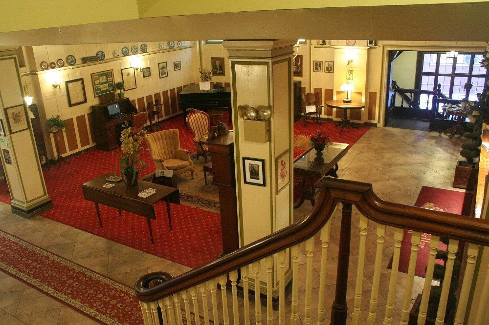 The Yankee Pedlar Inn Torrington Bagian luar foto