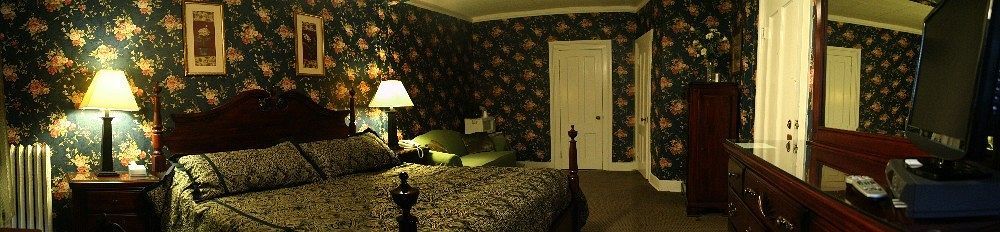 The Yankee Pedlar Inn Torrington Bagian luar foto