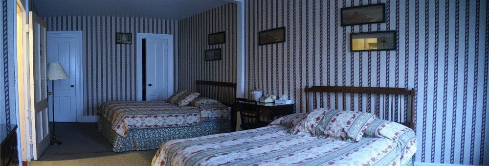 The Yankee Pedlar Inn Torrington Bagian luar foto